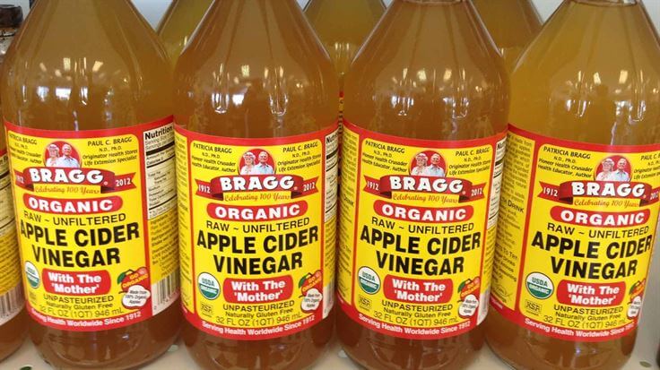 bragg organic raw unfiltered apple cider vinegar naturallivingtips 1