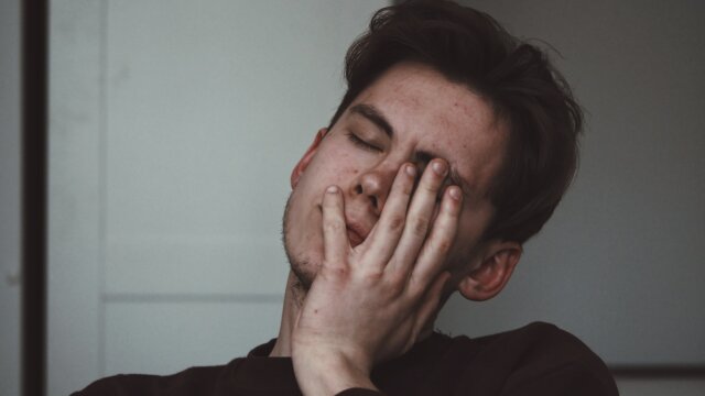 Exploring the Connection between Eye Diseases and Headaches: Causes, Symptoms, and Effective Treatments